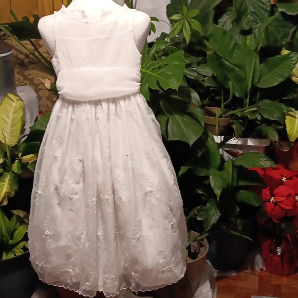 GIRLS CINDERELLA DRESS SIZE 7 - Picture 3 of 10